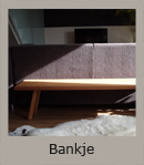 Eiken bankje voor achter de loungebank of voor aan het voeteneind van het bed.