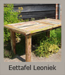 Kleine eettafel van bestaande sloophouten tafeldelen, aangeleverd door de opdrachtgever (164x84 cm).