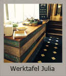 Inklapbare werktafel van sloophout voor cateringbedrijf Francesco & Julia.